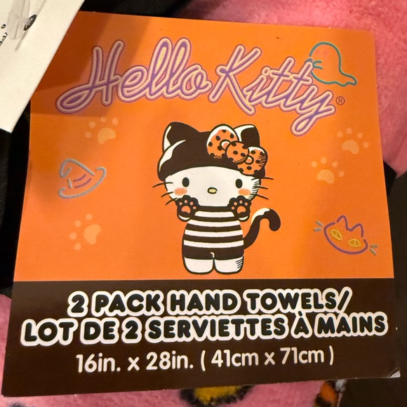 HELLO KITTY Pink Halloween Candy Corn Bath Towel & Hand Towel Set🎀🎃 NWT - Picture 5 of 5